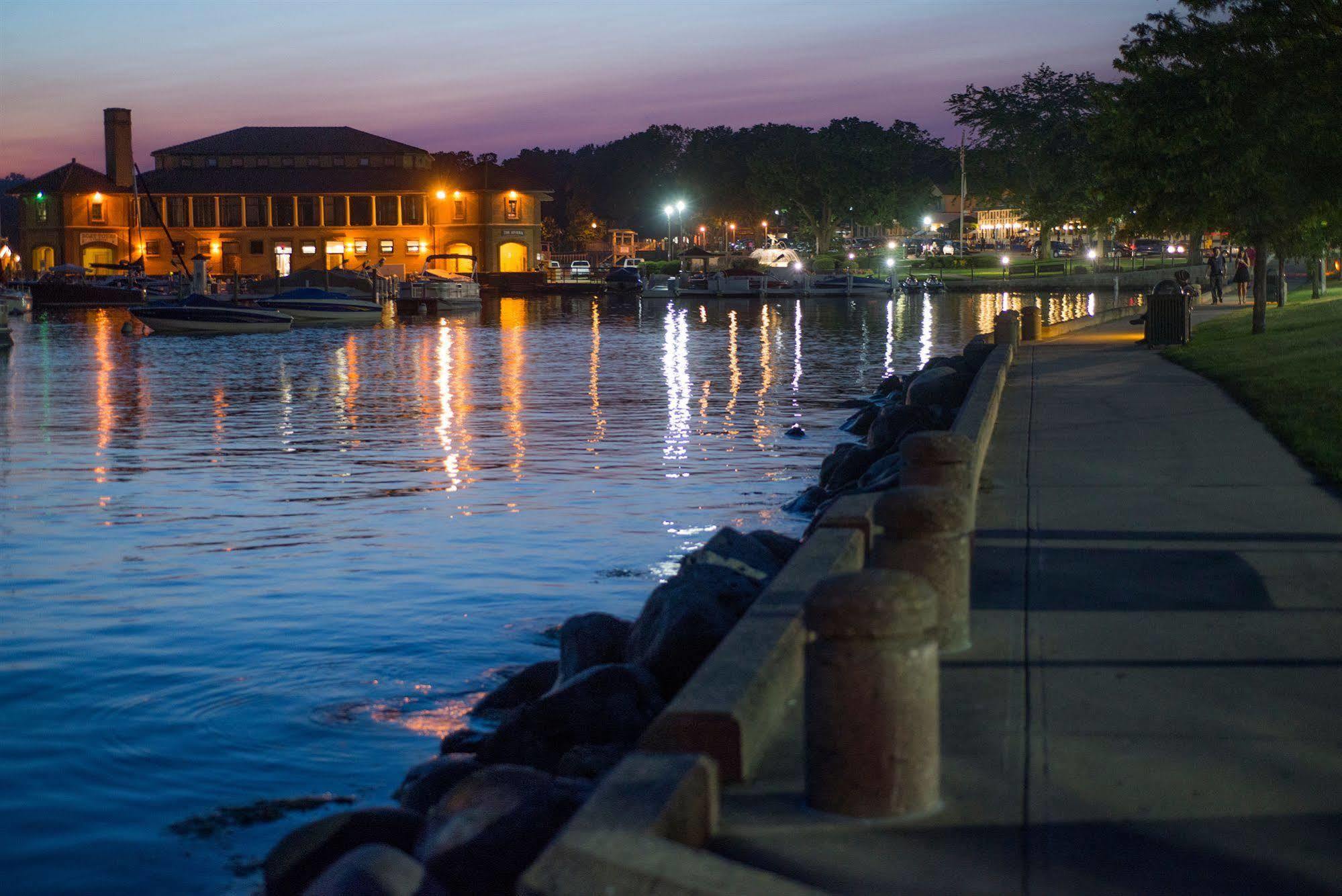 The Cove Of Lake Geneva Bagian luar foto
