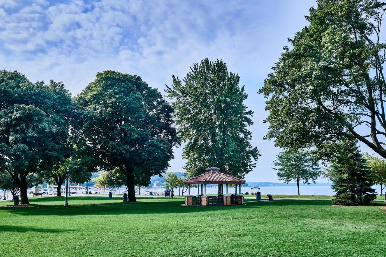 The Cove Of Lake Geneva Bagian luar foto